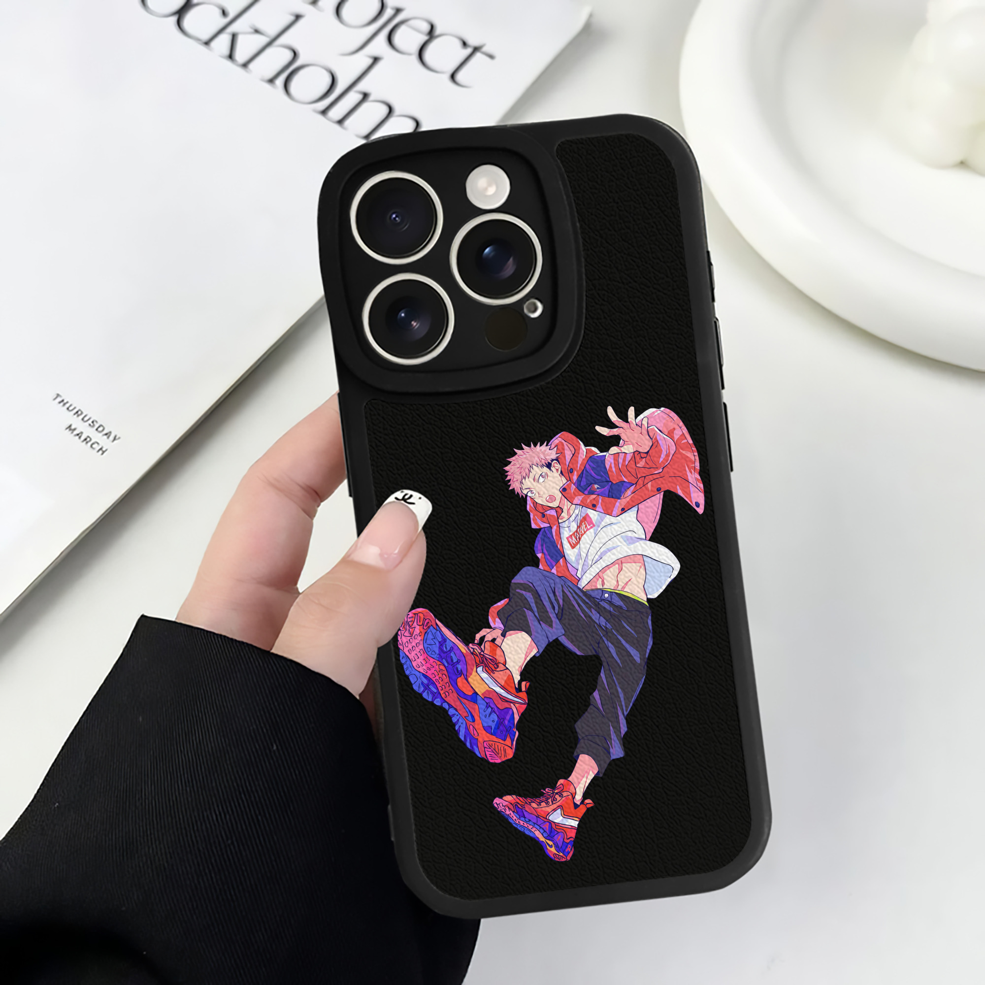 （画像用） 呪術廻戦 Jujutsu Kaisen 【iPhone 16シリーズ対応】シリコンスマホケース（レザー調） 材質：シリコン